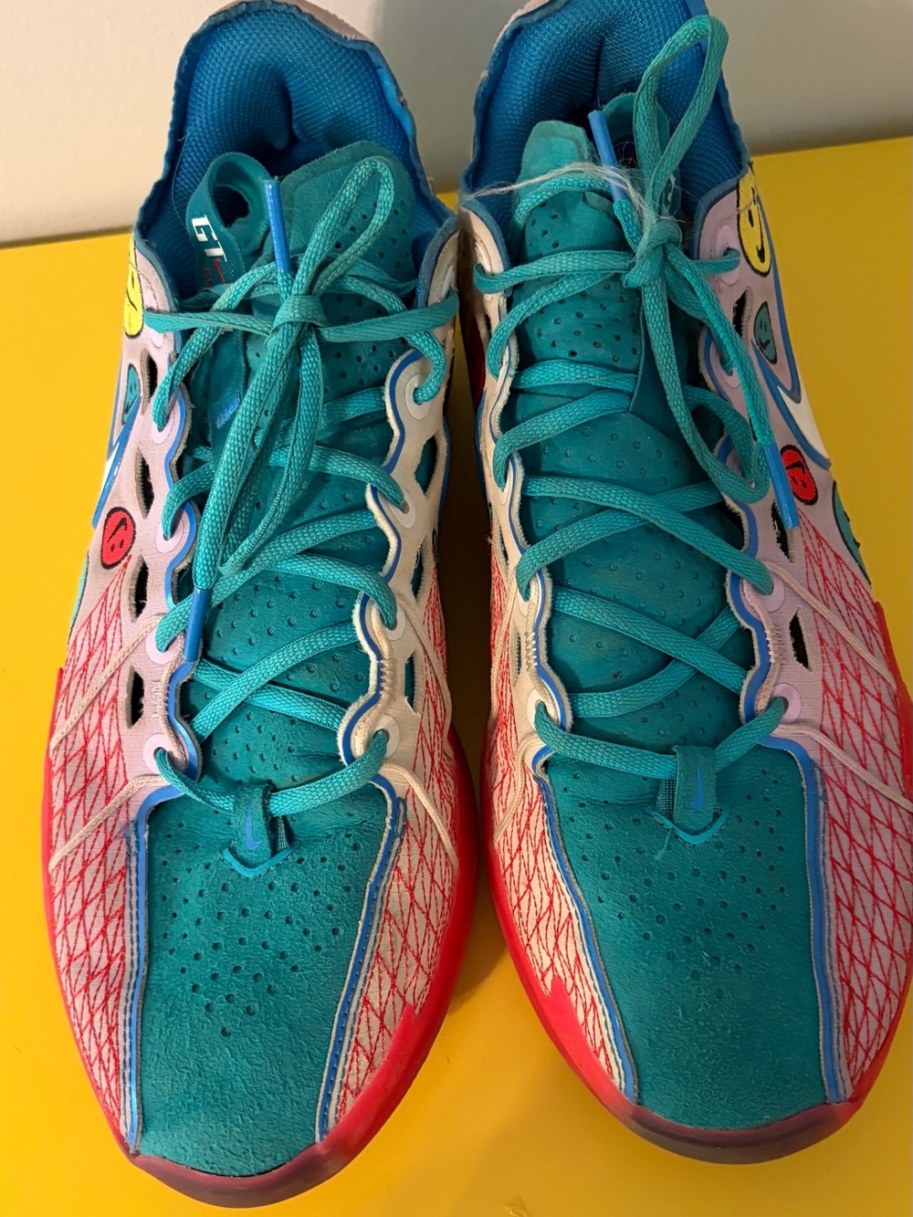 Nike Blue Interior Mesh Athletic Shoe (Blue, Pink)